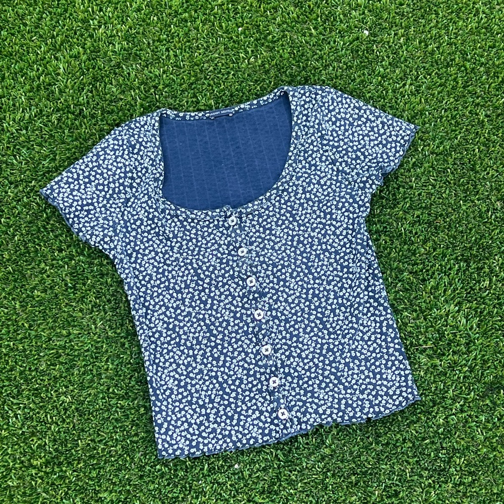 Brandy Melville navy crop tee